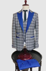 Slim Fit Vőlegények egygombos vőlegény szmoking csúcskék hajtókás férfi öltönyök esküvői legjobb férfi 3 részes (kabát+nadrág+mellény)