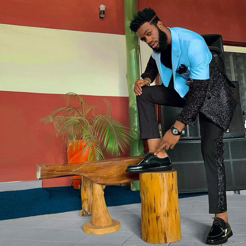 Testre szabott férfi luxus kék esküvői öltöny férfiaknak 2022 fekete flitter egyedi jelmez Homme 2 részes elegáns ruha férfi öltöny