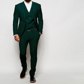 Slim Fit Groomsmen Peak Lapel Vőlegény szmokingok Zöld férfi öltönyök egygombos esküvői legjobb férfi blézer (kabát+nadrág+nyakkendő+mellény)