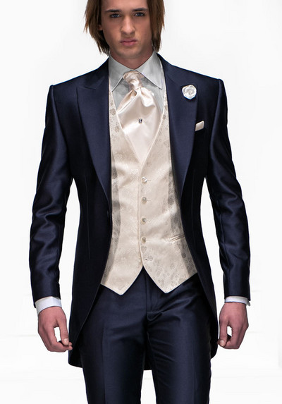 Slim Fit Groomsmen Peak Lapel Vőlegény szmokingok Zöld férfi öltönyök egygombos esküvői legjobb férfi blézer (kabát+nadrág+nyakkendő+mellény)