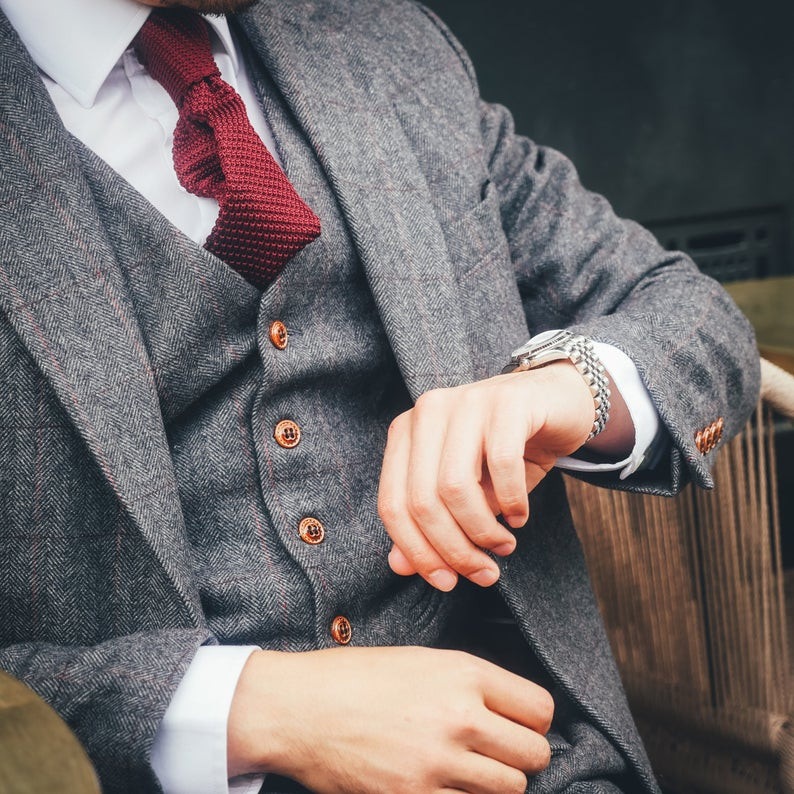 2022 г. Официални ретро джентълменски костюми от туид от 3 части Висококачествени бизнес костюми Яке Жилетка Панталони Сватба на младоженеца