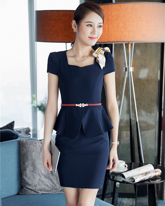 Nyári formális divatos női öltönyök szoknyával és felső szettekkel Fehér irodai női munkaruha szépségszalonhoz OL Style