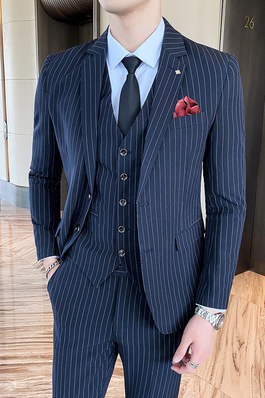 ( kabát + mellény + nadrág ) luxus Divat Férfi csík Alkalmi üzleti öltöny Csúcs közösségi formális öltöny 3 db szett Vőlegény esküvői
