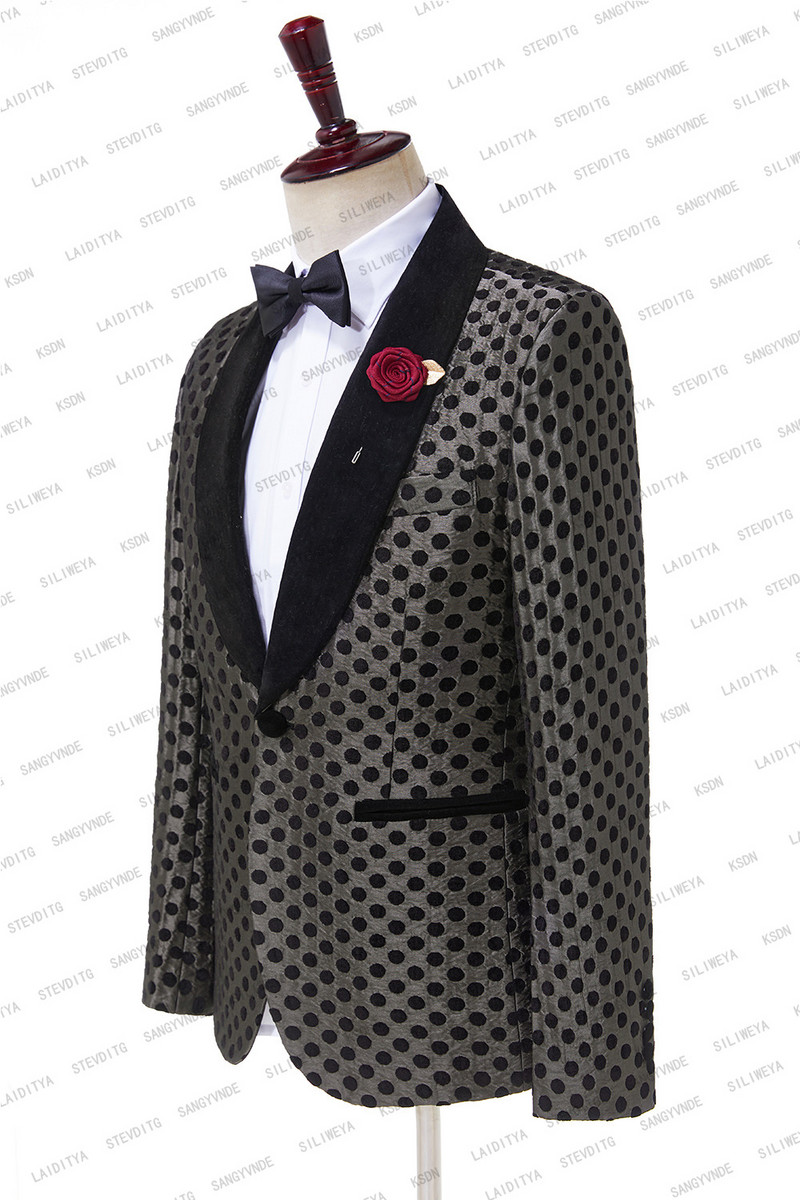 2023. Egyedi gyártású vőfély, fekete jacquard pöttyös szmoking kendő, hajtóka, férfi öltöny, 2 db esküvői férfi (kabát+nadrág+nyakkendő) jelmez