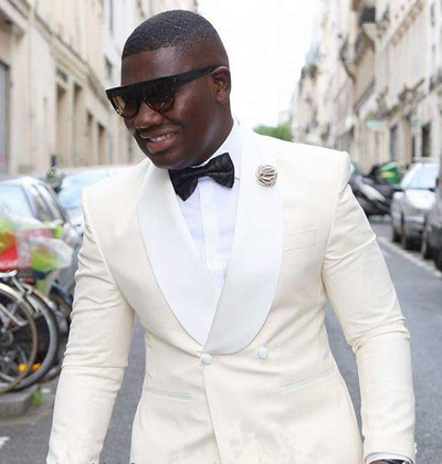 Új, 2022-es, egyedi gyártású esküvői szmoking fehér (dzseki+nadrág) 2 darabos normál vőlegény, legjobb férfi vőlegény férfi öltöny báli alkalmi alkalomra