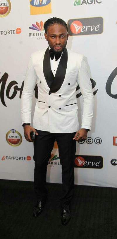 2022 Groomsmen Smoke esküvői öltönyök szmoking báli báli forró rózsaszín stílusok, egyedileg készített legjobb férfi öltönyök vőlegény szmokingok (kabát+nadrág+nyakkendő)