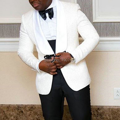 Virágos, jacquard férfi öltöny, karcsú szabású, fekete pillangós csatos kendővel, vőlegény szmoking esküvőre, 3 részes férfi divatjelmez