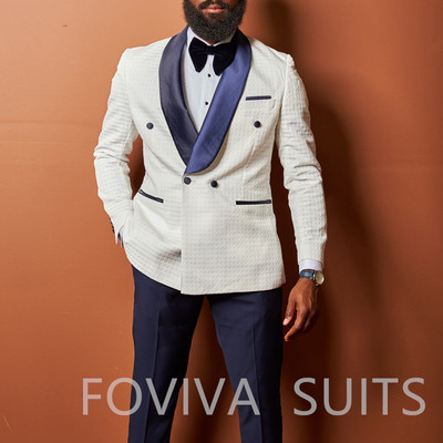 Kétsoros, kockás formális esküvői szmoking vőlegénynek, 2 részes kendő, karcsú hajtóka, legjobb férfi öltönyök, nadrágos férfi dzseki