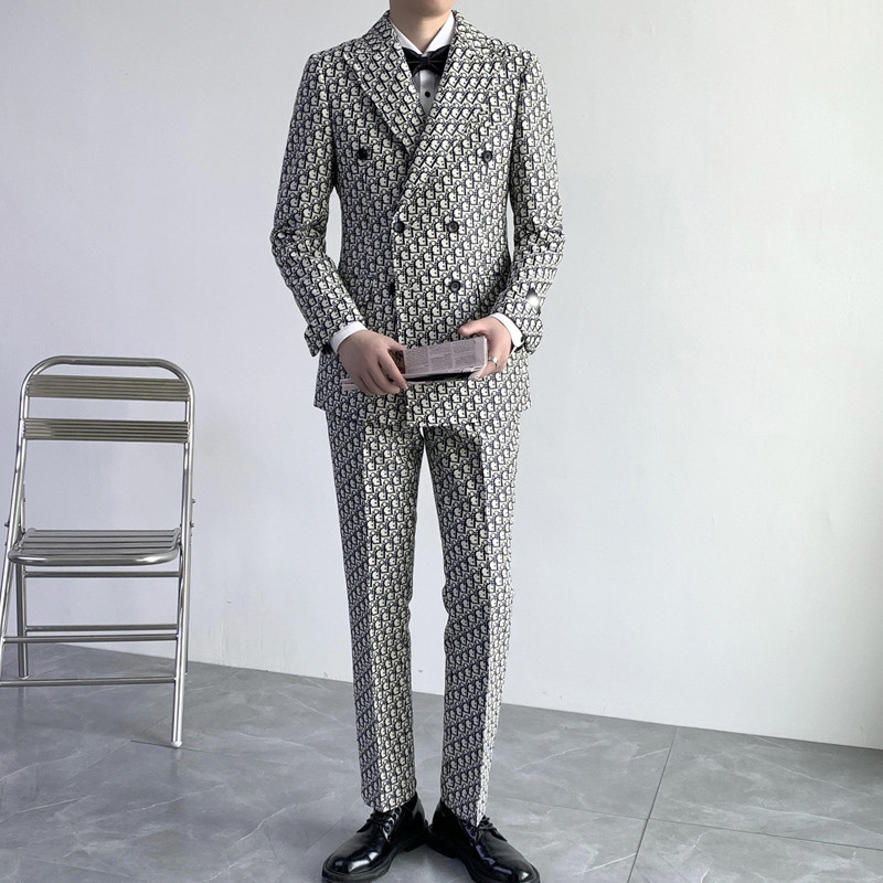 Nyomtatott betűs férfi öltönyök, karcsúsított, dupla mellű vőlegényi szmoking esküvőre, 2 részes férfi divatkabát nadrággal