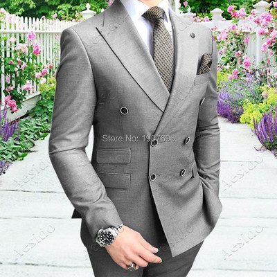 Kétsoros, vékony szabású férfi öltöny vőfélynek, 2 részes esküvői szmoking csúcsos hajtókával, szürke, divatos férfi jelmezkabát nadrág