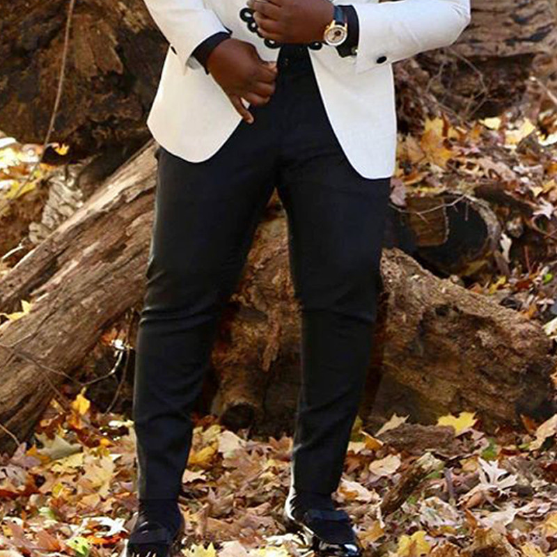 Fehér afrikai férfi öltöny esküvői bálba 2 részes vőlegény szmoking kendő hajtóka Vékonyan illeszkedő férfi öltöny dzseki fekete nadrággal Man Fashon