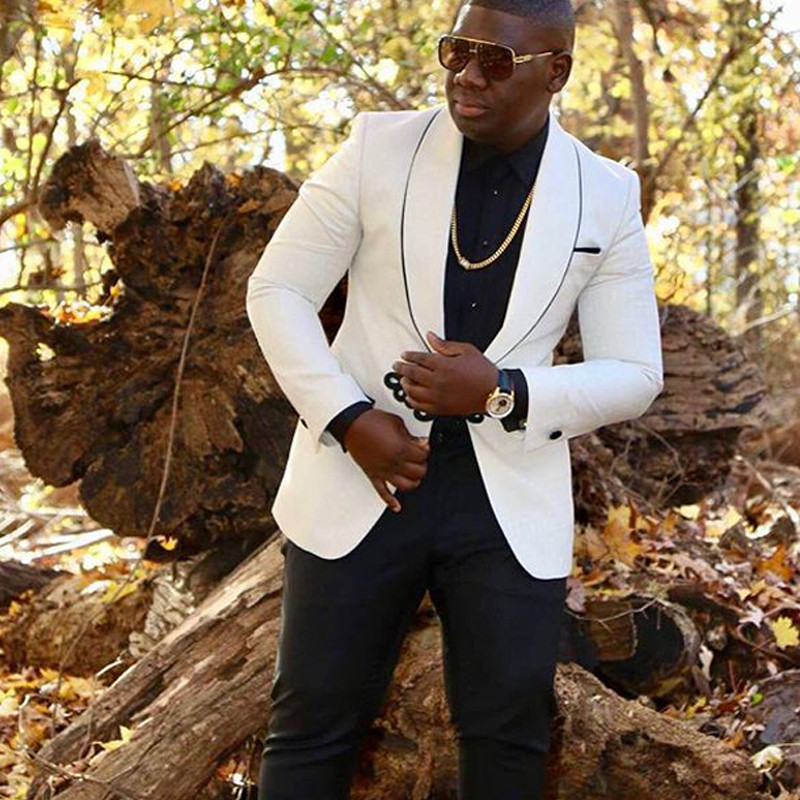 Fehér afrikai férfi öltöny esküvői bálba 2 részes vőlegény szmoking kendő hajtóka Vékonyan illeszkedő férfi öltöny dzseki fekete nadrággal Man Fashon