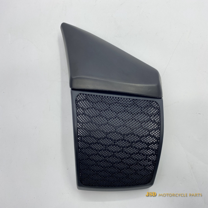 Honda Golden Wing GL1800 2006-2017-hez a hangszórófedél/hangszóróháló/hangszóróburkolat után