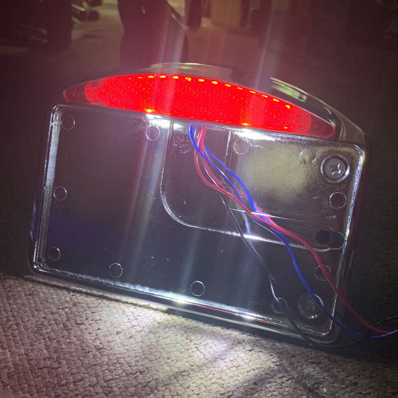 Motociklo valstybinio numerio ženklo LED galinis žibintas horizontalus šoninio laikiklio laikiklis, skirtas Harley Bobber Chopper Custom Touring Universal