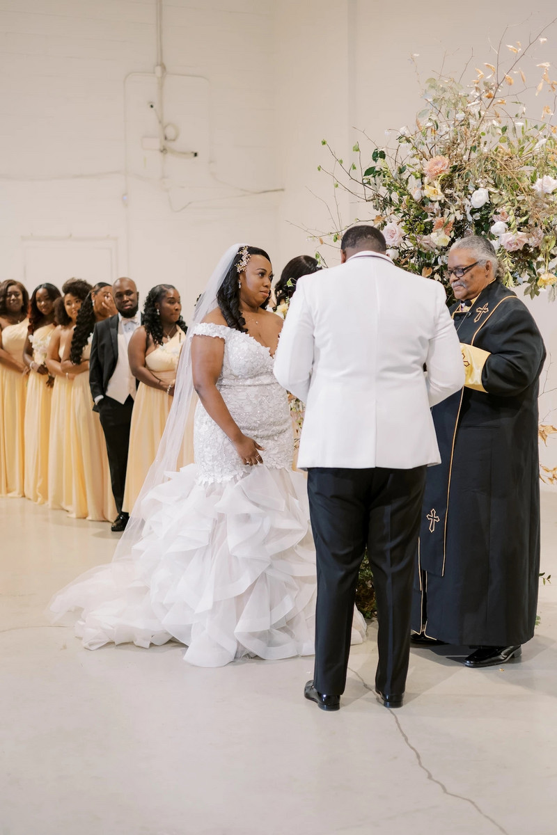 Tuxedo alb de nuntă formal pentru mire costum slim pentru bărbați 3 bucăți șal rever pentru bal Blazer de mare mărime, jachetă de modă, pantaloni, vestă