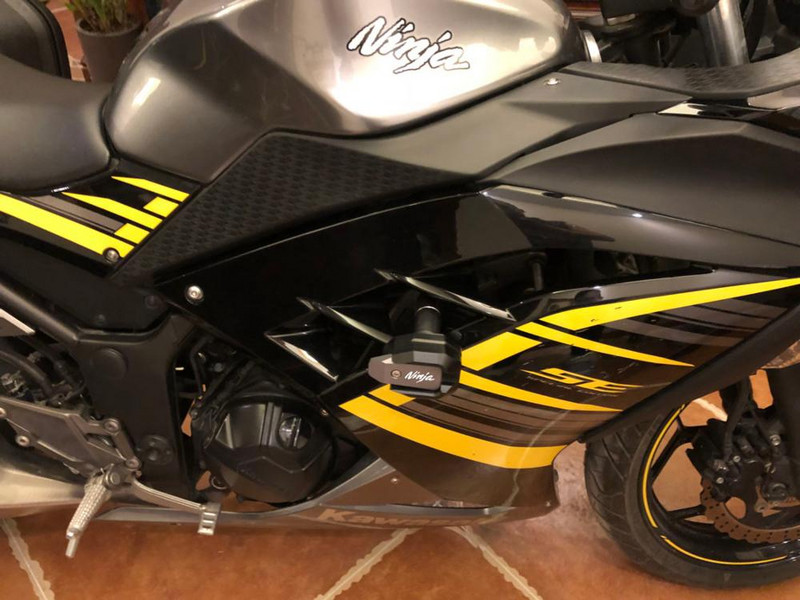 Pre KAWASAKI NINJA250 NINJA300 NINJA 250 300 Ochrana proti pádu z motocykla, posuvník rámu, ochranný kryt kapotáže, protinárazová podložka