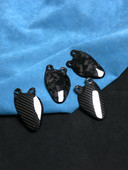 „Night Kids“ tinka „Triumph Rocket 3GT221“ modifikuoto anglies pluošto pedalo pertvarai