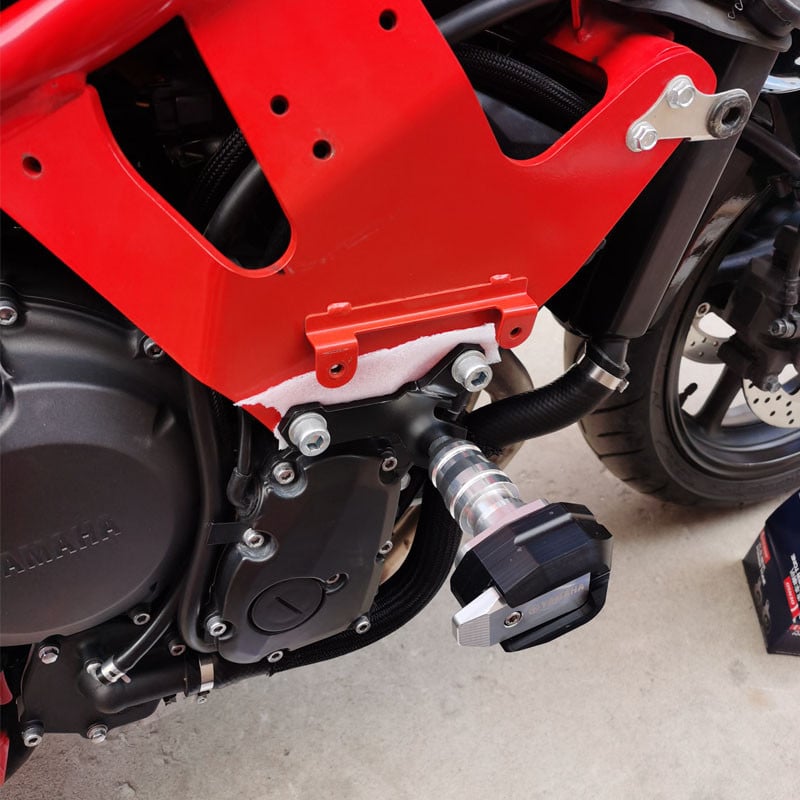 A YAMAHA XJ6 DIVERSION XJ-6 XJ 6 motorkerékpárhoz, CNC leesés elleni védőkeret csúszka kivezetésvédő ütközésgátló pad védő