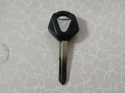 Biele kľúče bez rezu pre motocykle Yamaha YZF R6 R1 R3 XJR1300 FJR1300 MT09 MT07 XJ6 Tmax FZ6