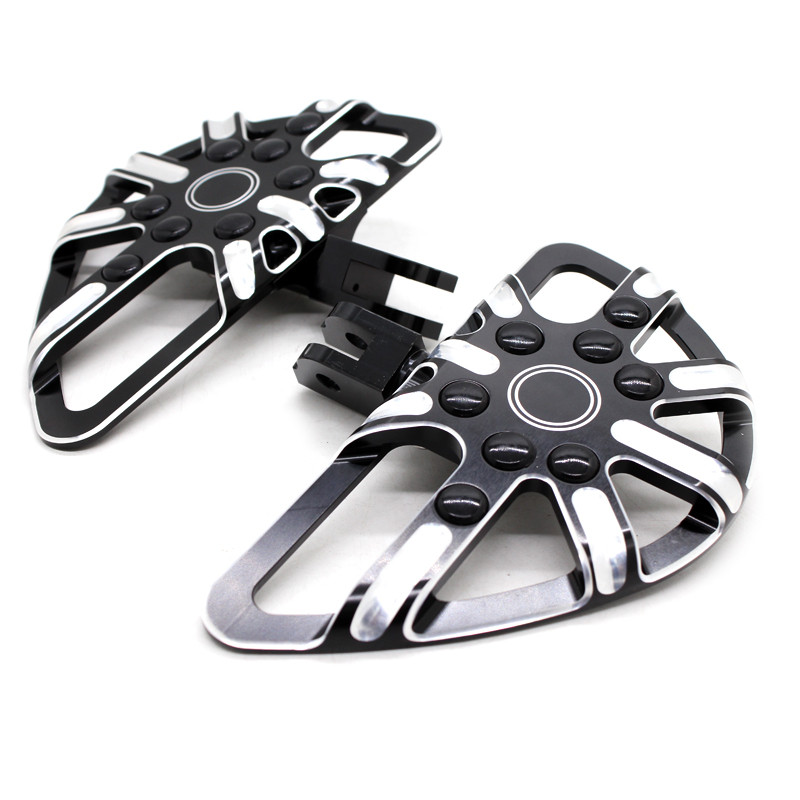 Pre Harley FXFBS Fat Bob FXLR Low Rider Fat Boy Breakout Softail Slim FLDE Deluxe FLFB 2018-2020, predné stupačky pre jazdca, opierky nôh.