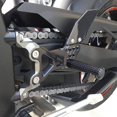 Kojų atramos komplektas, skirtas BMW S1000RR 2019-2022 K67 CNC ir anglies pėdų atrama S1000 RR pavarų perjungimo stabdžių svirties reguliatoriaus pėdų kaiščiai
