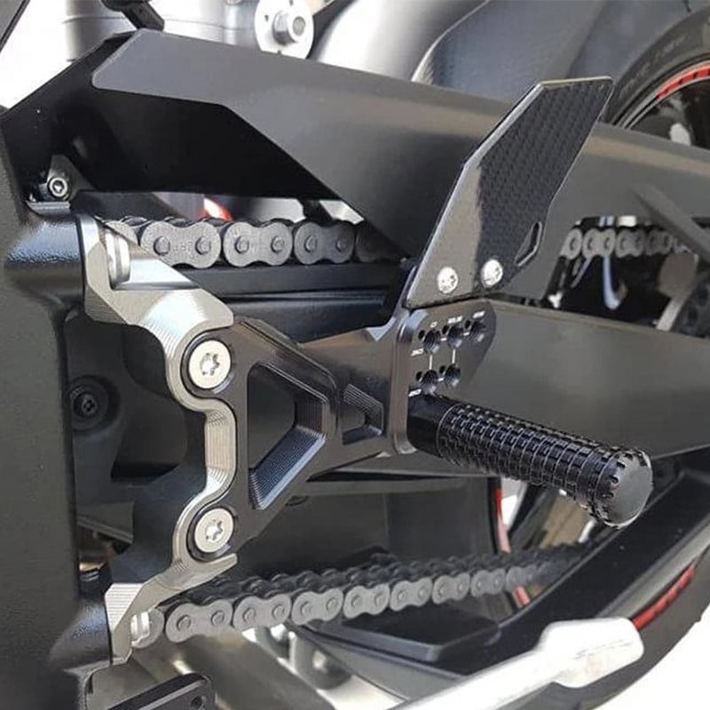 Pre BMW S1000RR 2021, nastaviteľné zadné opierky na nohy z uhlíkových vlákien, opierky na nohy, zadná sada stúpačiek K67 S1000, príslušenstvo pre motocykle