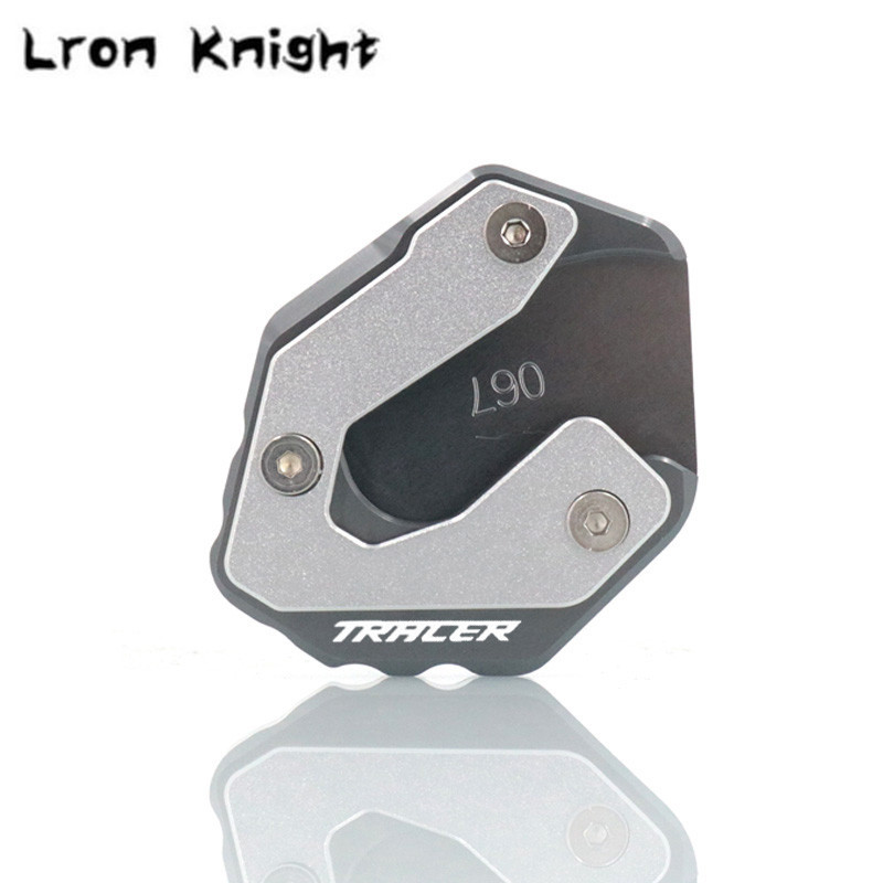 A YAMAHA MT-09 MT 09 MT09 Tracer XSR900 XSR 900 motorkerékpárhoz CNC kitámasztó láb oldalsó állvány hosszabbító párna tartólemeze nagyítás