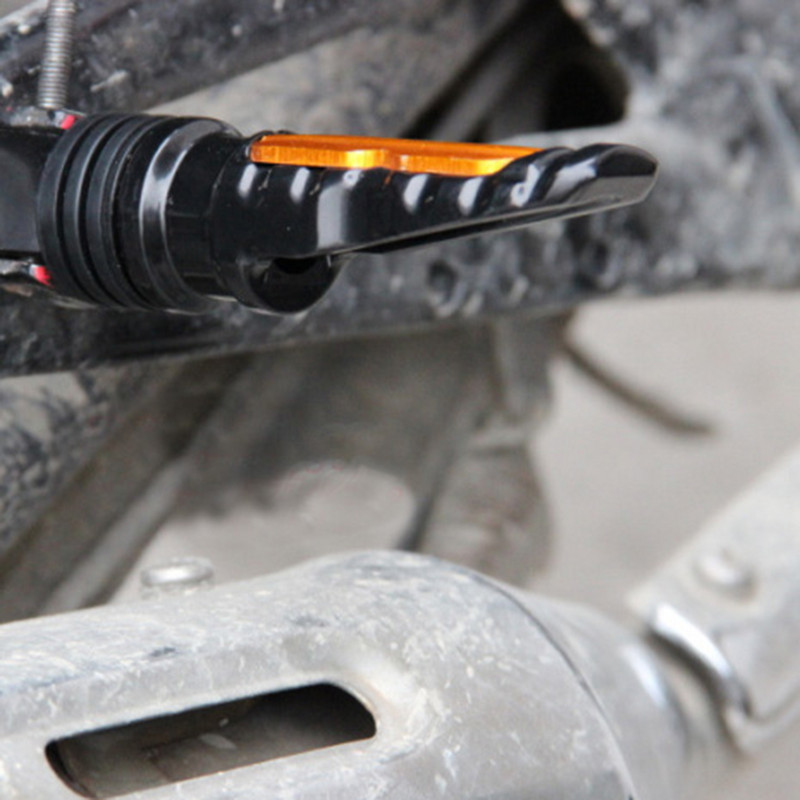 2db /készlet Univerzális alumínium motorkerékpár hátsó utas lábtartók pedálok lábtartó robogó lábtartó motor pedál módosítás