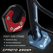 Emblémával a CFMOTO CF 250SR 300SR 250 SR 300 SR motorkerékpár támasztó lábhoz, oldalsó állvány hosszabbító lemez alátét logóval