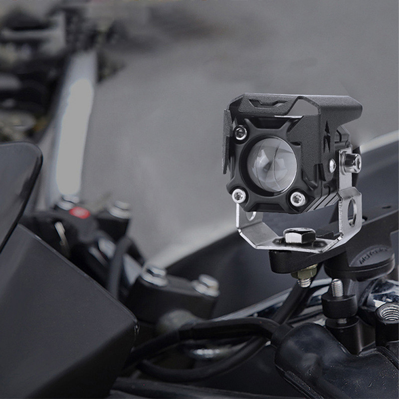 Univerzálny držiak reflektorov z hliníkovej zliatiny pre motocyklové elektrické vozidlá s LED svetlometmi, pevný držiak