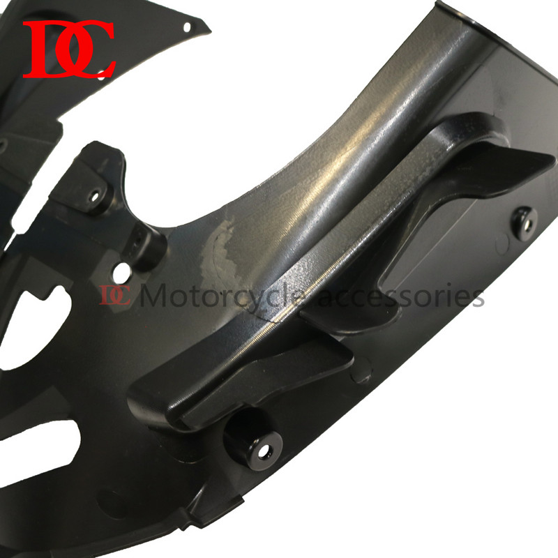 Spodný kryt svetlometu, vnútorná strana, bočný panel, vnútorná predná hlava, tesne pod krytom, pre 636 ZX-6R ZX6R 2019 2020 2021 2022