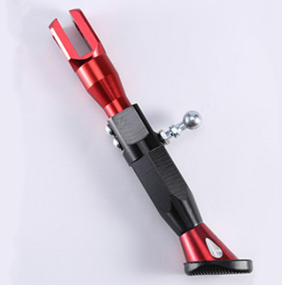 Állítható CNC fém motorkerékpár lábtámasztó elektromobil rúgás oldalsó állvány Tartós motorkerékpár lábtartó rúgás oldaltartó