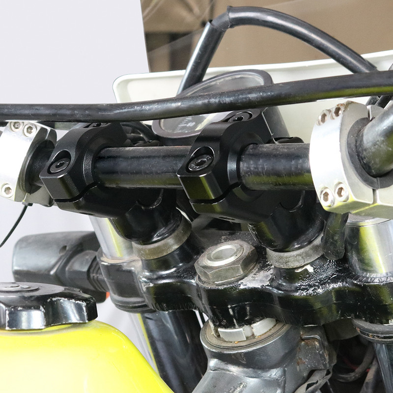 Alkalmas Kawasaki Versys-X 250/300 Versys 1000 7/8"-os, 22 mm-es eltolt kormányemelőkhöz Standard rúdemelő meghosszabbítása