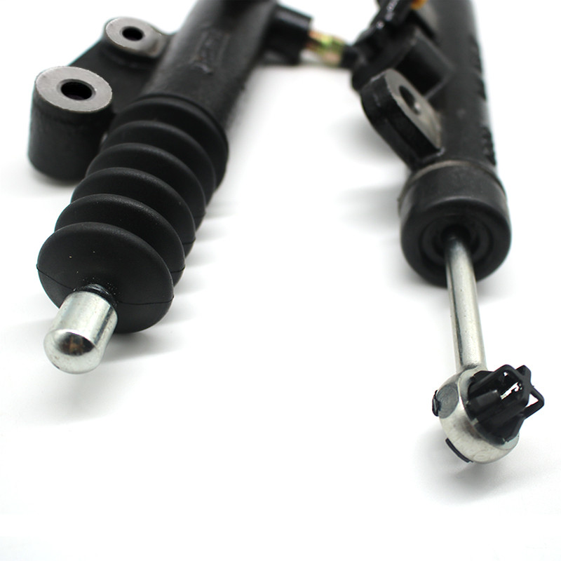 2 modelių sankabos darbinio cilindro siurblys / pagrindinis sankabos cilindras, skirtas Kinijos SAIC MAXUS LDV V80 Automobilių variklių dalims