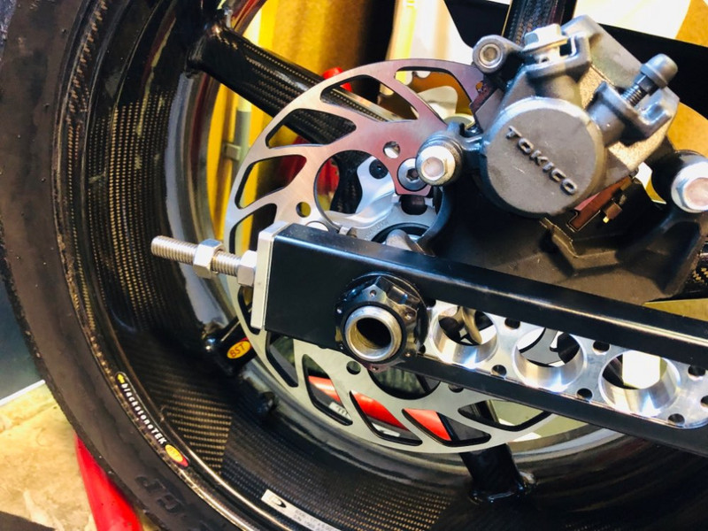 BIKINGBOY pre Suzuki GSXR 600 750 2004 2005 GSX-R 1000 01 02 03 04 05 06 K1 K2 K3 K4 K5 K6 Zadný brzdový kotúč + sada doštičiek