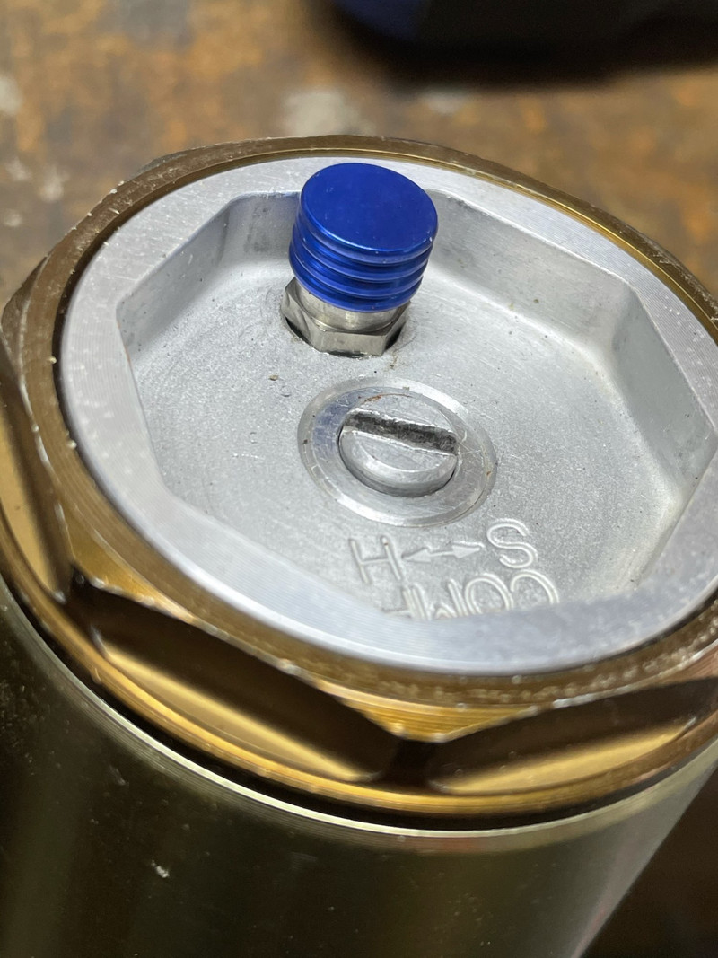 Odvzdušňovací ventil M5 pre prednú vidlicu pre CR, CRF, YZ, YZF, WR, WRF, DRZ, RMZ, KX, KLX, KXF, 250, 450, MX, Dirt Bike, Motocyklový motokros