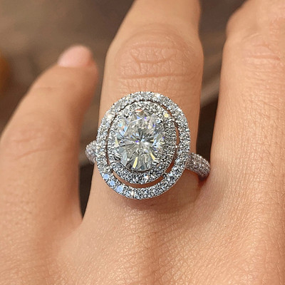 Huitan madingi moteriški žiedai su briliantiniu kubiniu cirkonio oksidu Prabangūs sužadėtuvių žiedai Madingi vestuvių vakarėliai Papuošalų pristatymas