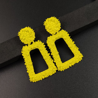 Vintage geomeetrilised kõrvarõngad naistele Statement kõrvarõngas ehted nikerdatud metallist kullavärvi kõrvarõngad moeehted trendikas kingitus