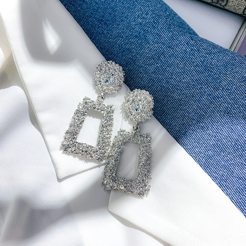 Vintage geomeetrilised kõrvarõngad naistele Statement kõrvarõngas ehted nikerdatud metallist kullavärvi kõrvarõngad moeehted trendikas kingitus