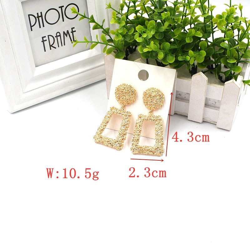 Vintage geomeetrilised kõrvarõngad naistele Statement kõrvarõngas ehted nikerdatud metallist kullavärvi kõrvarõngad moeehted trendikas kingitus