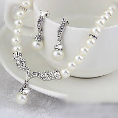 Seturi de bijuterii 2 piese pentru femei Un colier de culoare aurie + 1 pereche de cercei Nunta Mireasa Perla Decoratiune eleganta Pendientes Cadouri