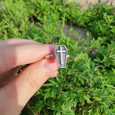 Lost Lady Eternal Snake Joker Poker Barb Wire Teddy Bear Black Happy Fack Love Banner Agy szívgyűrű