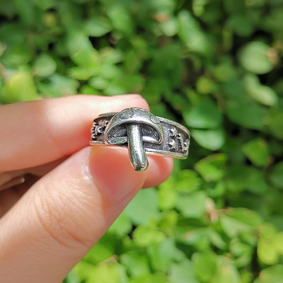 Lost Lady Eternal Snake Joker Poker Barb Wire Teddy Bear Black Happy Fack Love Banner Agy szívgyűrű