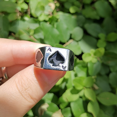 Lost Lady Eternal Snake Joker Poker Barb Wire Teddy Bear Black Happy Fack Love Banner Agy szívgyűrű