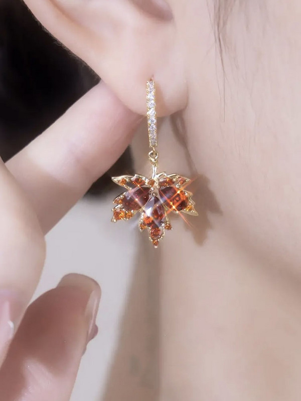 Κορέα Νέα κοσμήματα μόδας 14 καρατίων επιχρυσωμένα πορτοκαλί ζιργκόν κρεμαστά σκουλαρίκια με φύλλα σφενδάμου Κολιέ Κομψά αξεσουάρ για γυναικεία πάρτι
