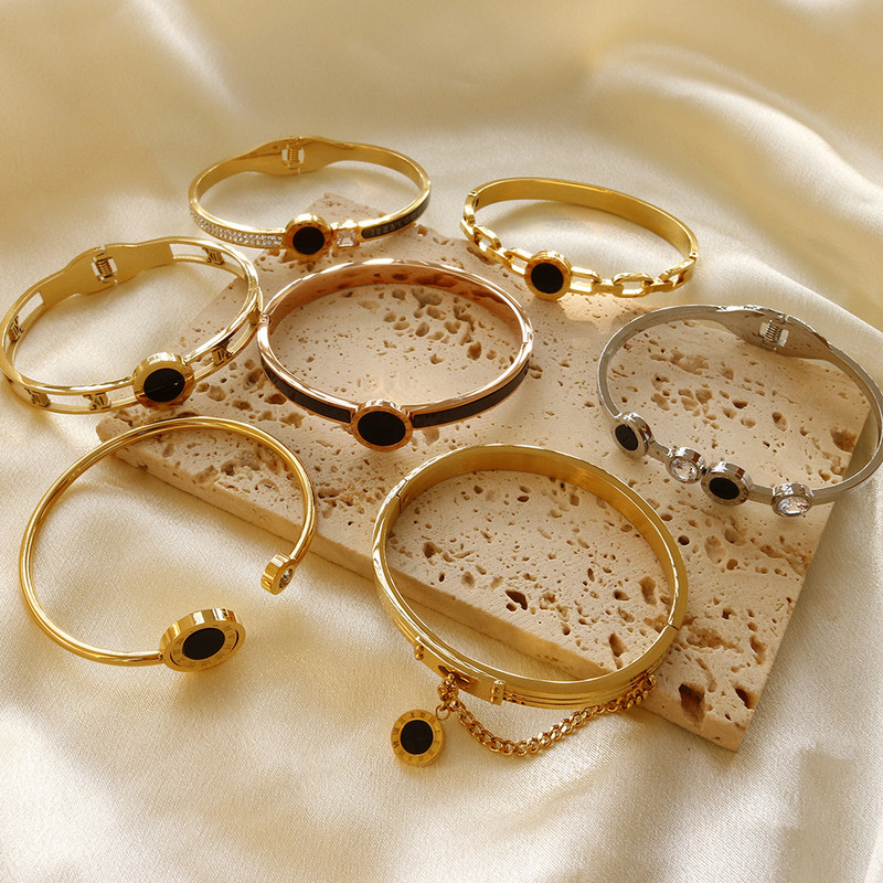 Luksuzni nakit poznatih marki za žene i muškarce Crni okrugli nehrđajući čelik s rimskim brojevima Narukvice i privjesci Popularna narukvica