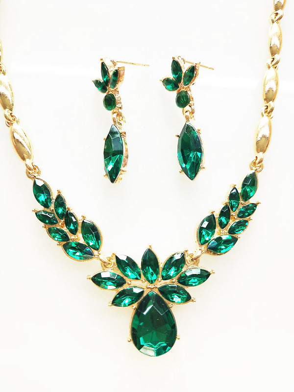 Colier și cercei de cristal Seturi de bijuterii din două piese pentru femei Bijuterii de petrecere pentru femei