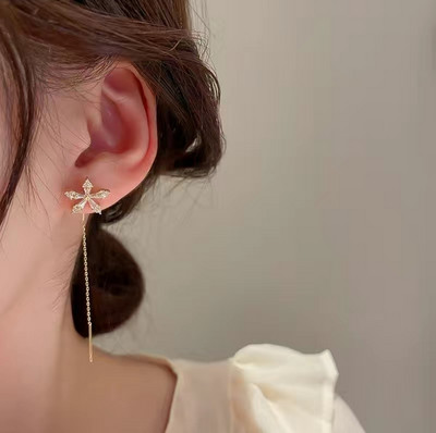 Trend Simulation Pērļu garie auskari Sieviešu Mēness Zvaigzne Zieds Rhinestone Kāzu Kulons Auskari Modes Korejas rotaslietas Auskari