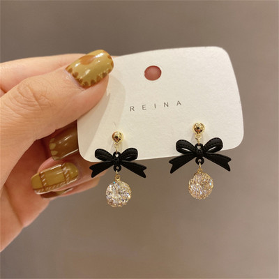 Slatke božićne viseće naušnice s mašnom od losa za žene Asimetrične zvjezdaste loptice u kosi Duge naušnice s resicama Novogodišnji darovi Modni nakit