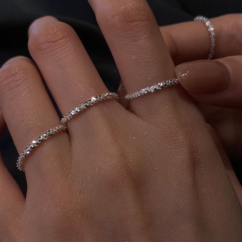 Divat ezüst színű csillogó gyűrű női lányoknak koreai egyszerű stílus sokoldalú dekoratív kompakt mutatóujj gyűrűk ékszerek